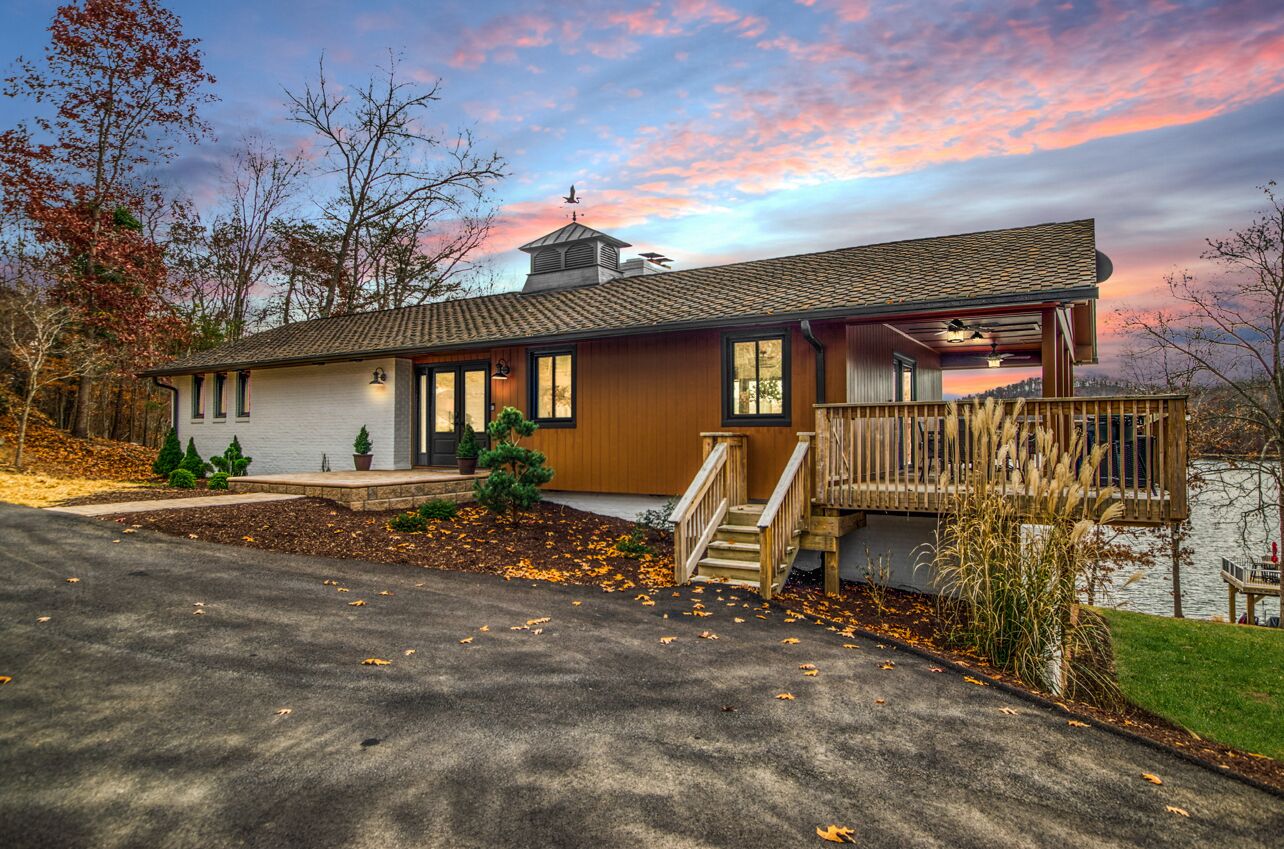 Claytor Lake Direct Waterfront Home Beautiful Private Awesome Views VT Radford 