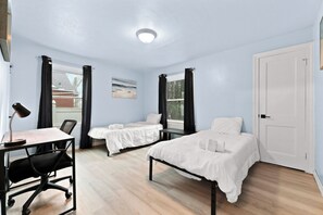 3 habitaciones, escritorio, wifi gratis y ropa de cama 