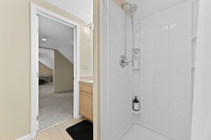 Luokittelematon kuva, 5 kautta 28, painike