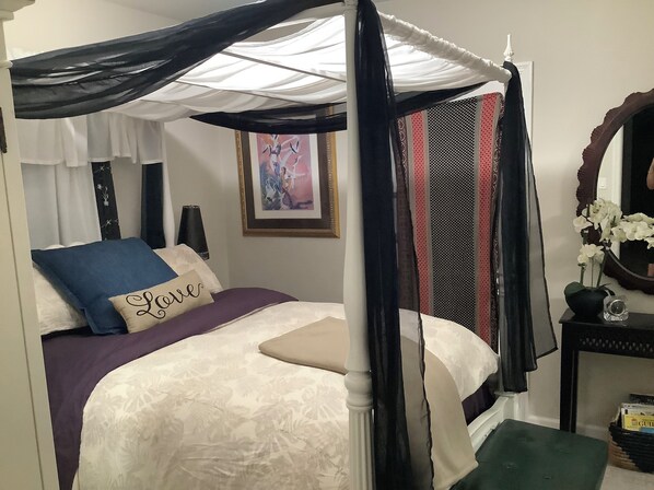 2 makuuhuonetta, silitysrauta/-lauta, ilmainen Wi-Fi, vuodevaatteet