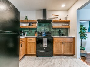 Fridge, microwave, oven, coffee/tea maker