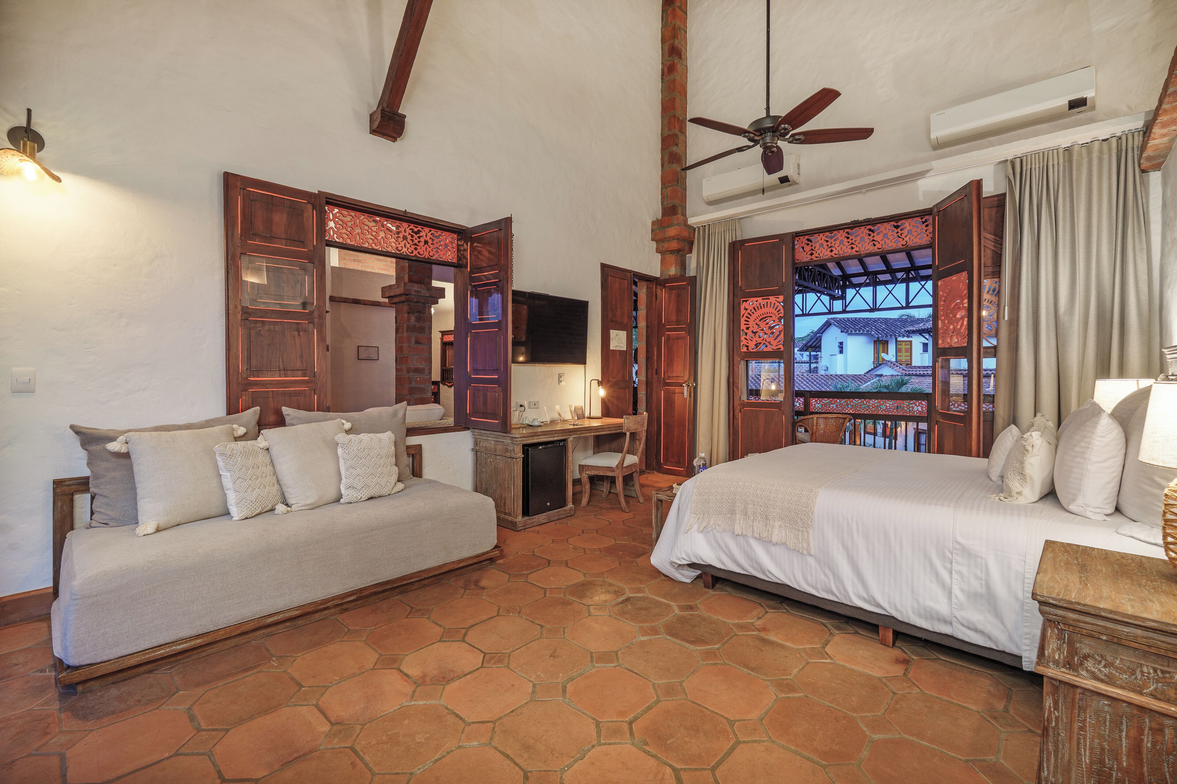 Articles gratuits dans le mini-bar, coffres-forts dans les chambres