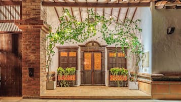 Façade de lâhĂ©bergement - soirĂ©e/nuit