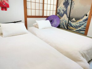 3 chambres, fer et planche à repasser, Wi-Fi, draps fournis