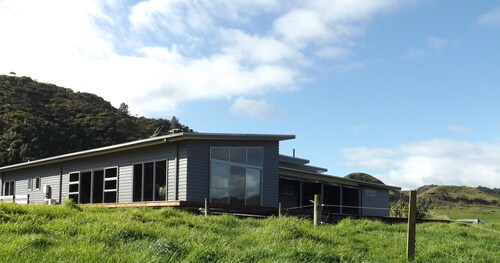 Mokau Holiday Home