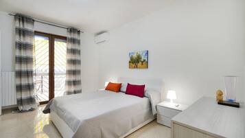 3 chambres, fer et planche Ă  repasser, Wi-Fi, draps fournis