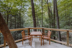 Outdoor dining - The Hickory Treehouse w/ Suspension Bridge (South Bloomingville)