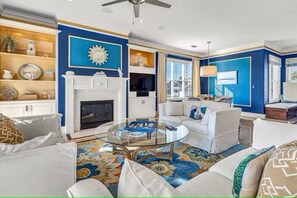 Smart TV, fireplace