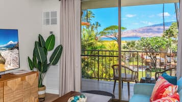Luxury Condo, Ocean View | Living room | Smart TV