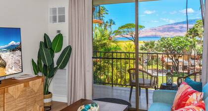 Hip Hawaiian Oceanfront Vistas