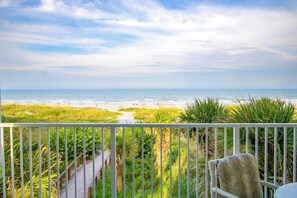 Property grounds - Direct Ocean Front Coastal Retreat with Heated Pool - Step to the Beach (Cocoa Beach)