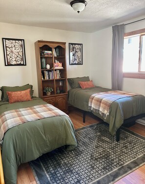 4 chambres, bureau, Wi-Fi gratuit, draps fournis