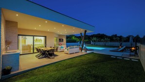 Outdoor dining - Villa Valin (Istria - Mali Vareški) (Mali Vareški)