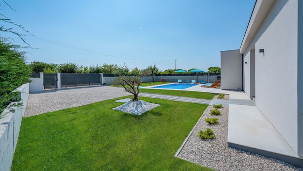 Property grounds - Villa Valin (Istria - Mali Vareški) (Mali Vareški)