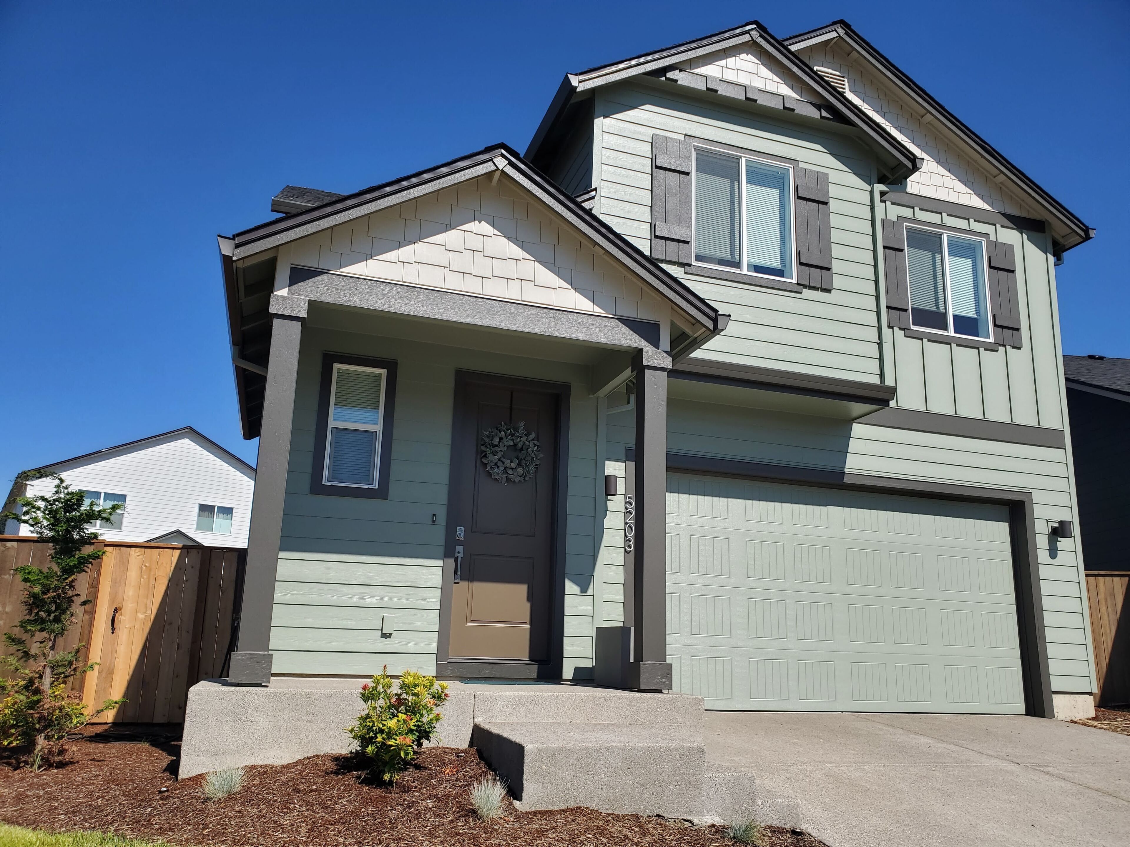 Brand new, 3b/2.5ba, Family Friendly, Monthly Rental
