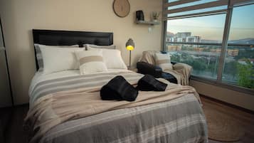 2 chambres, fer et planche à repasser, Wi-Fi, draps fournis