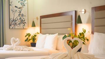 Kamar Keluarga | Ruang kerja ramah laptop, Wi-Fi gratis, dan seprai linen