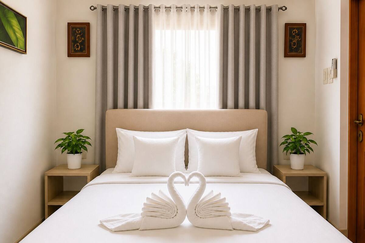 Standard Deluxe Room | พื้นที่ทำงานแบบใช้แล็ปท็อป, Wi-Fi ฟรี, ผ้าปูที่นอน