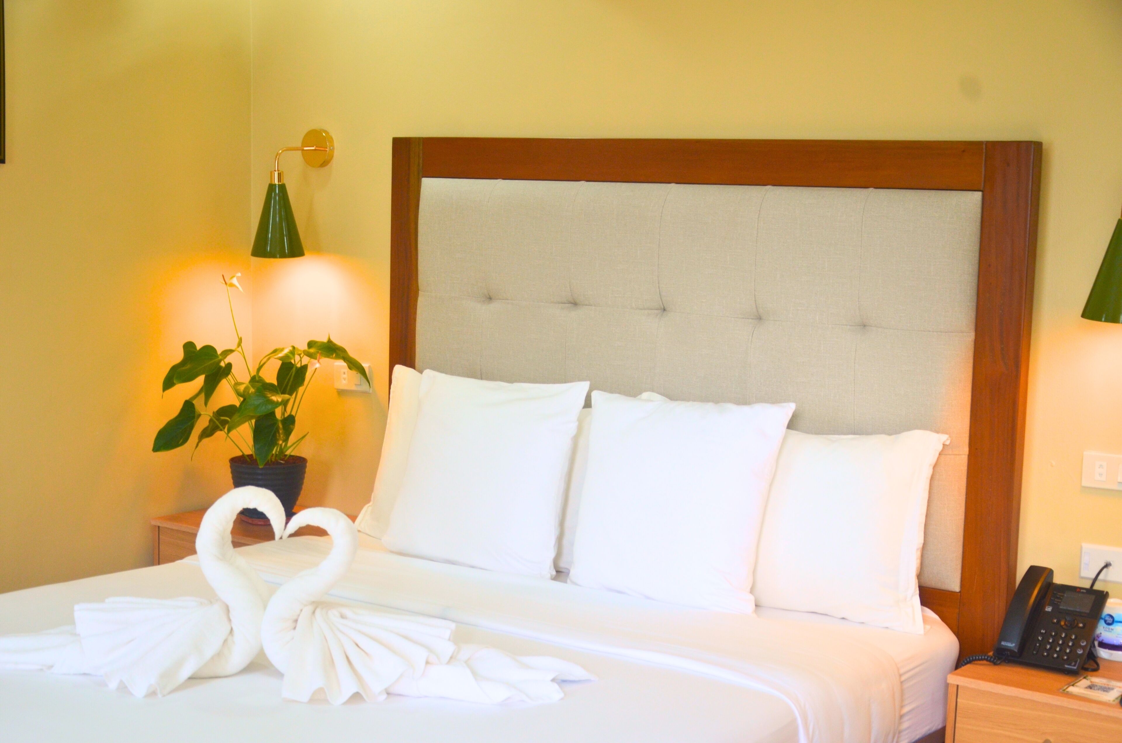 Superior dubbelrum - icke-rökare | Arbetsyta för laptop, gratis wi-fi och sängkläder