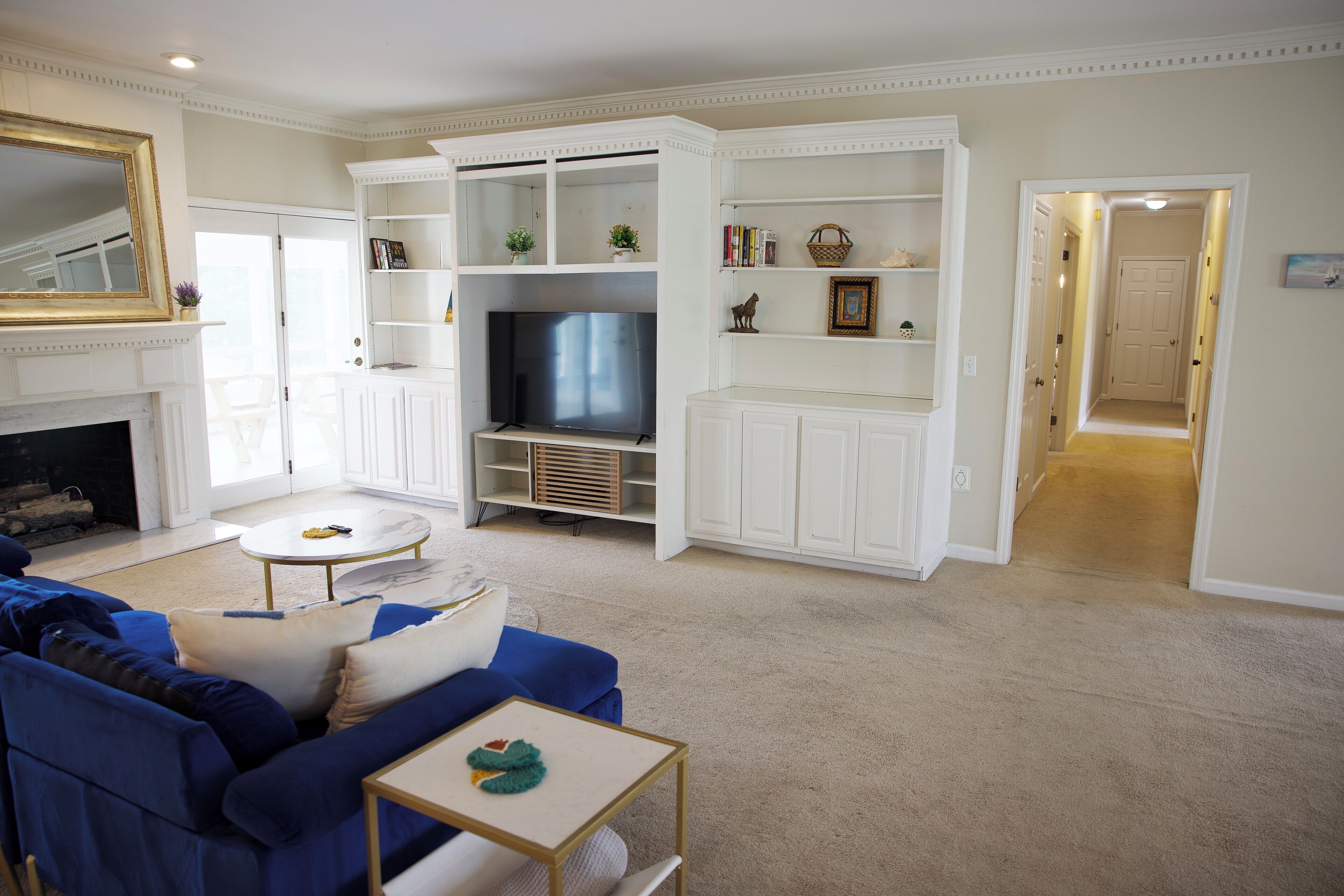 智能电视、桌上足球、办公室