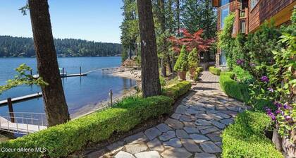 Chateau Lac Hayden-Lake Front Luxury w/ Boats & Polaris rentals, lots of toys