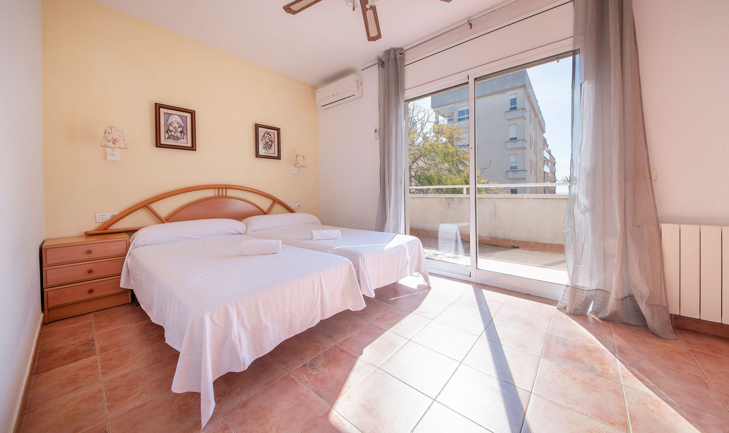 Apartment, Smoking | 4 bedrooms