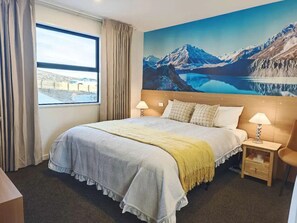 1 bedroom, desk, iron/ironing board, free WiFi - New warm family friendly /2bedroom /kingbed/unit 5 (Lake Tekapo)
