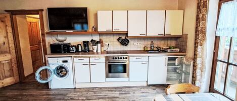 Frigorifero, microonde, forno, tostapane