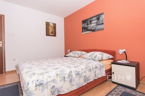 Apartment, Balcony, Sea View | 2 bedrooms, laptop workspace, iron/ironing board, free WiFi - Apartments Lela next to the beach (Trogir)