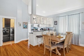 House (3 Bedrooms) | Dining