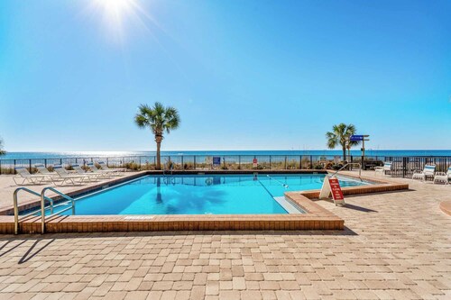 Gull Watch by Avantstay Beachfront Condo