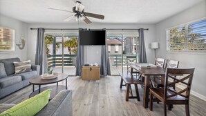 Interior - Aqua Horizon by Avantstay Pool, Near the Beach (Panama City Beach)