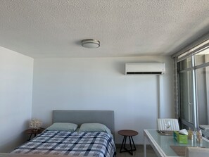 Desk, iron/ironing board, WiFi, bed sheets