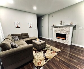 Smart TV, fireplace