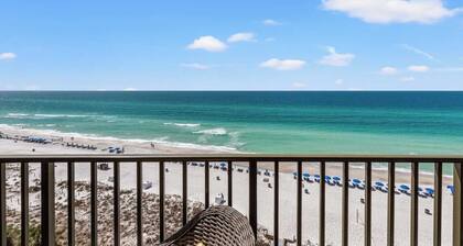 Beachfront Breeze by Avantstay Beachfront Condo