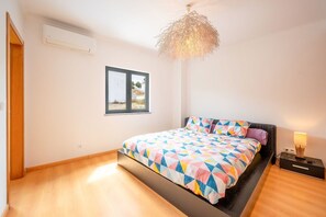 1 Schlafzimmer, Schreibtisch, Bügeleisen/Bügelbrett, Internetzugang