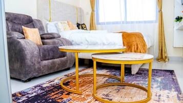 1 slaapkamer, een strijkplank/strijkijzer, wifi, beddengoed