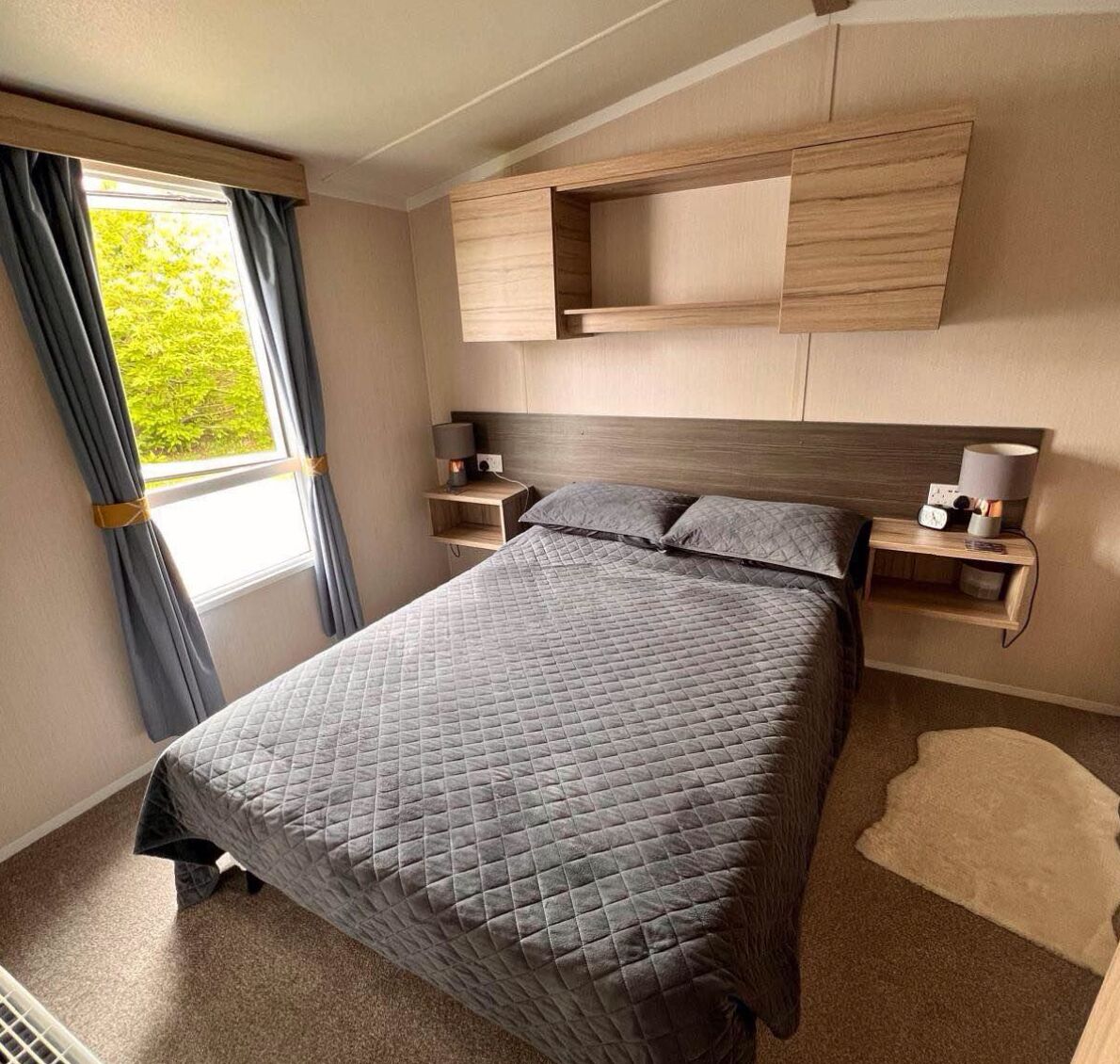 2 室のベッドルーム、アイロン / アイロン台、WiFi、ベッドシーツ