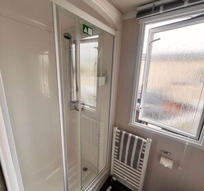 Shower, hair dryer - Rockley Park Poole caravan-3Bed-On site Activities (Poole)