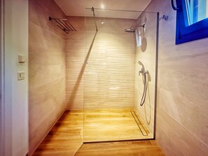 Shower, towels