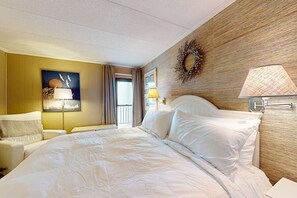 1 soverom, strykejern/-brett, internettilgang og sengetøy