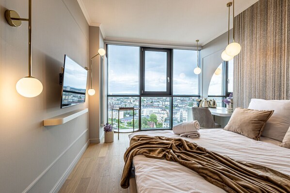 1 bedroom, desk, iron/ironing board, free WiFi - 2homerent Rio 1 Amazing Sky View (Bydgoszcz)