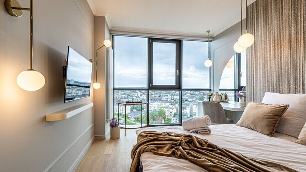 1 bedroom, desk, iron/ironing board, WiFi (free)