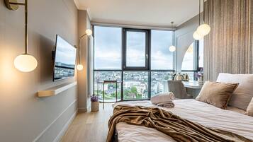 1 bedroom, desk, iron/ironing board, free WiFi