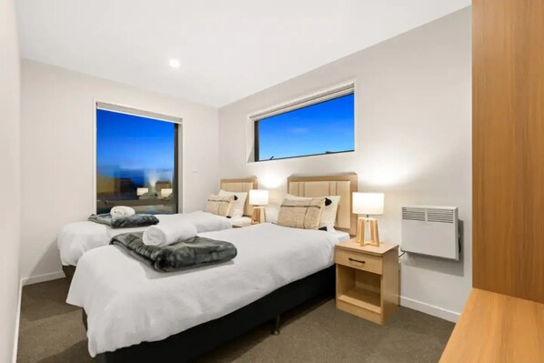 2 bedrooms, desk, iron/ironing board, free WiFi