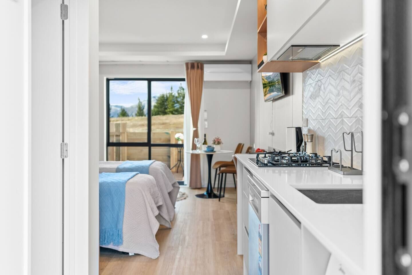 1 chambre, bureau, fer et planche à repasser, Wi-Fi gratuit