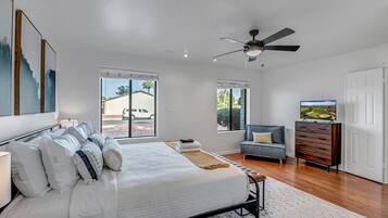 4 bedrooms, desk, iron/ironing board, travel crib
