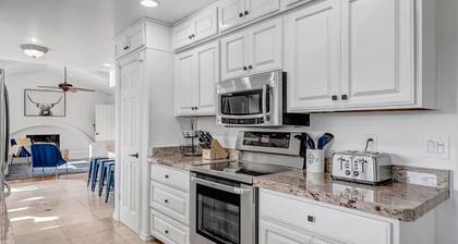 Welcome to Scottsdale Casa De Azul, located in the Scottsdale/Paradise Valley