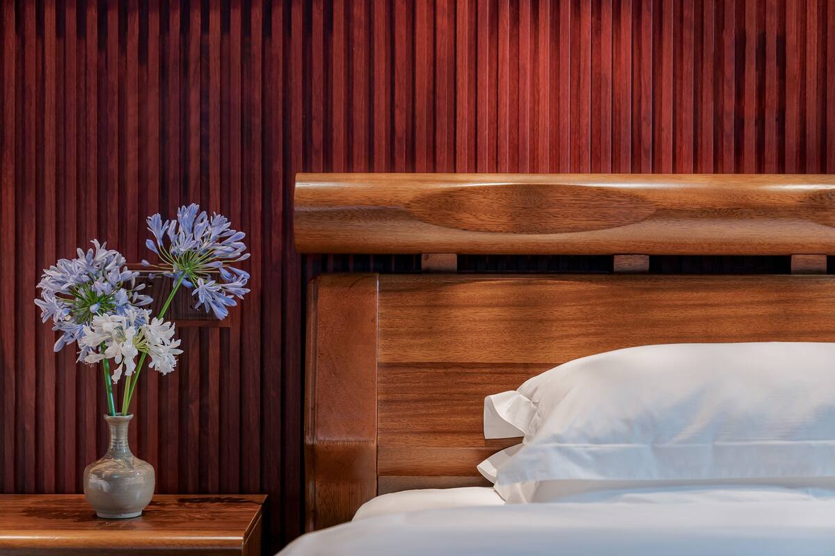 Signature Twin kamer, 2 eenpersoonsbedden | 1 slaapkamer, luxe beddengoed, individueel gedecoreerd, een bureau