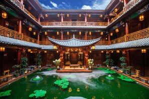 Courtyard - Spirited Silky Inn (Dali)